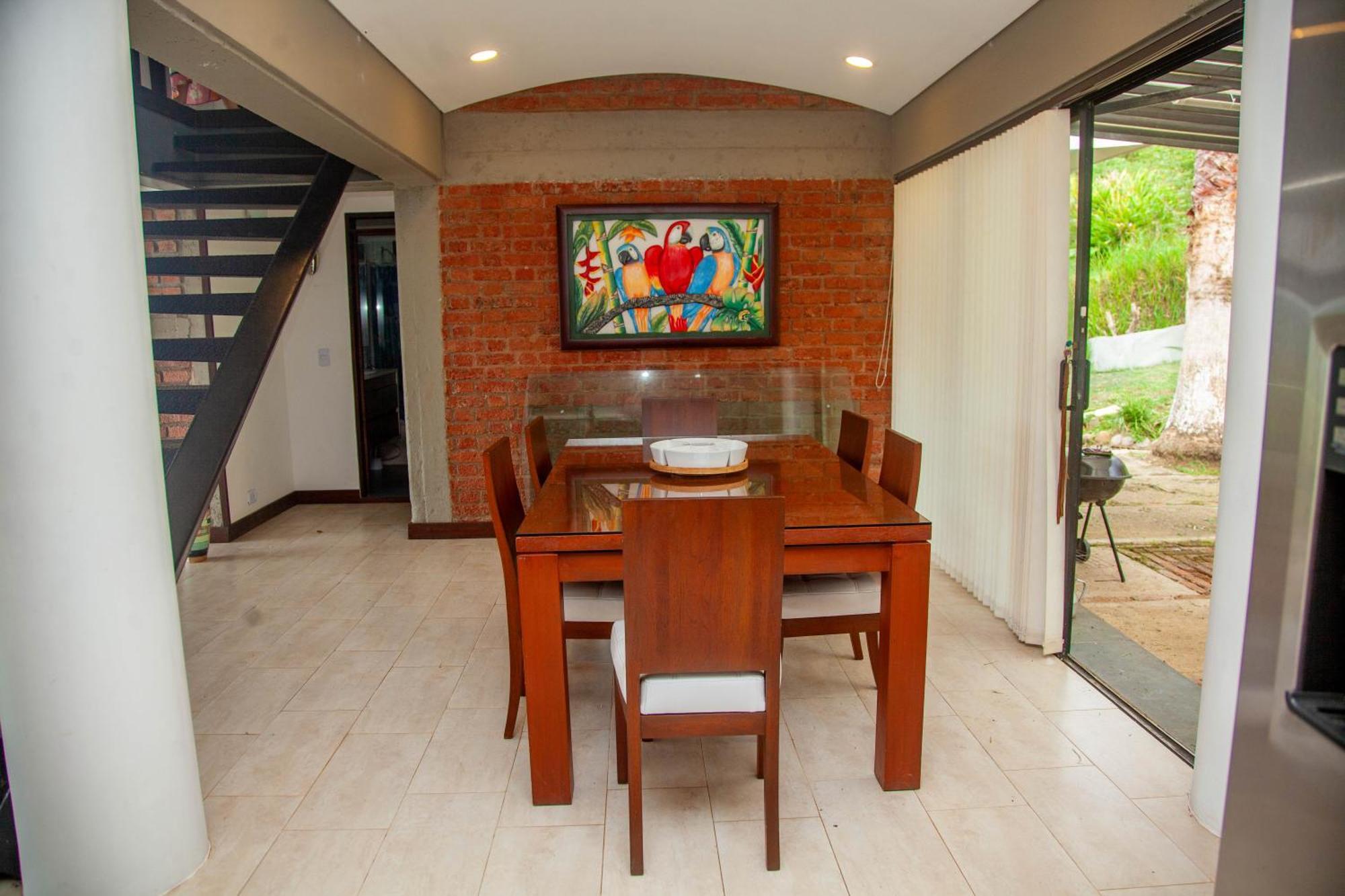 Lujosa En La Cumbre, Piscina, Jacuzzi, Wifi, 5br * La Cumbre (Valle del Cauca)