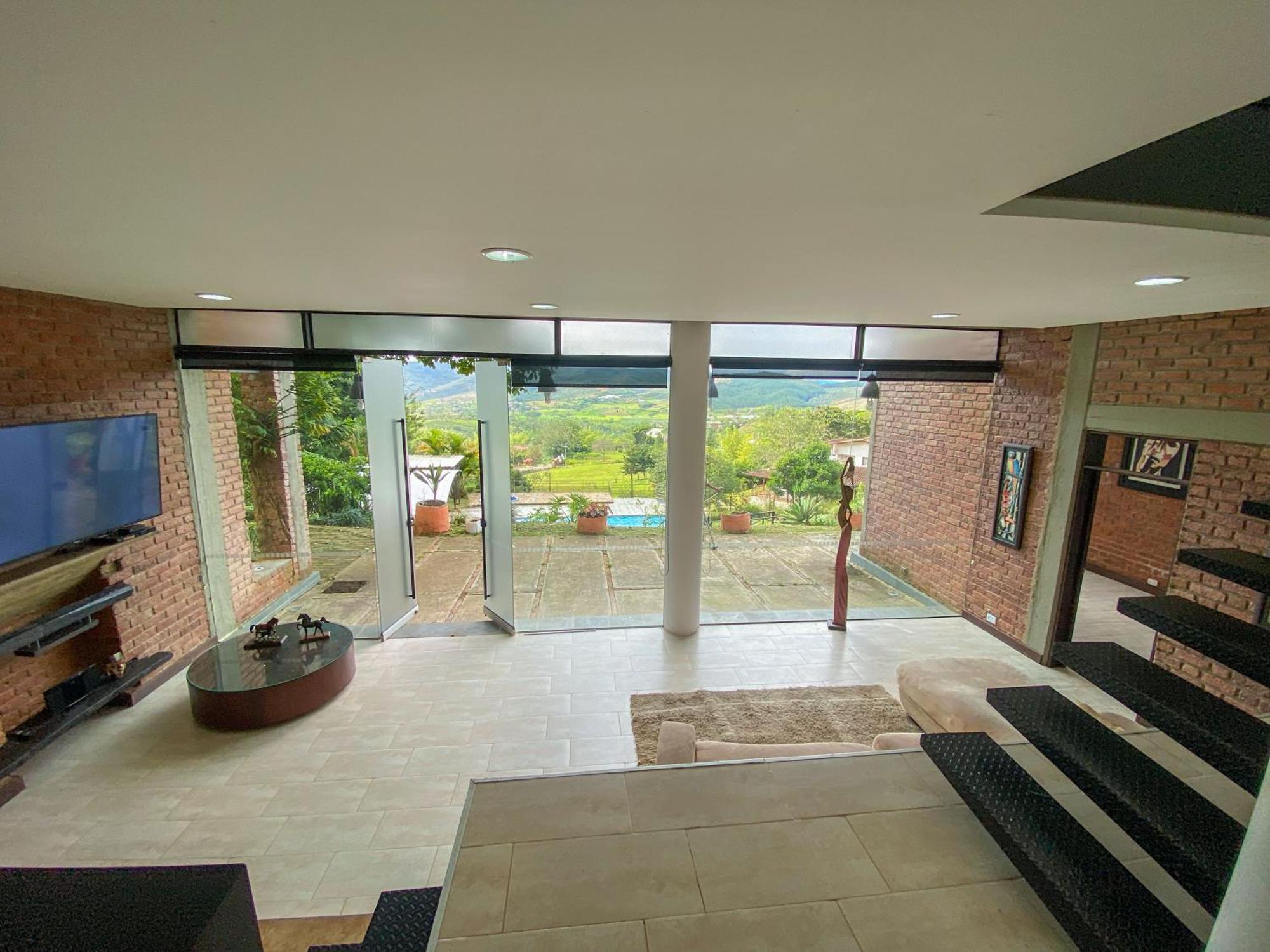 Lujosa En La Cumbre, Piscina, Jacuzzi, Wifi, 5br *
