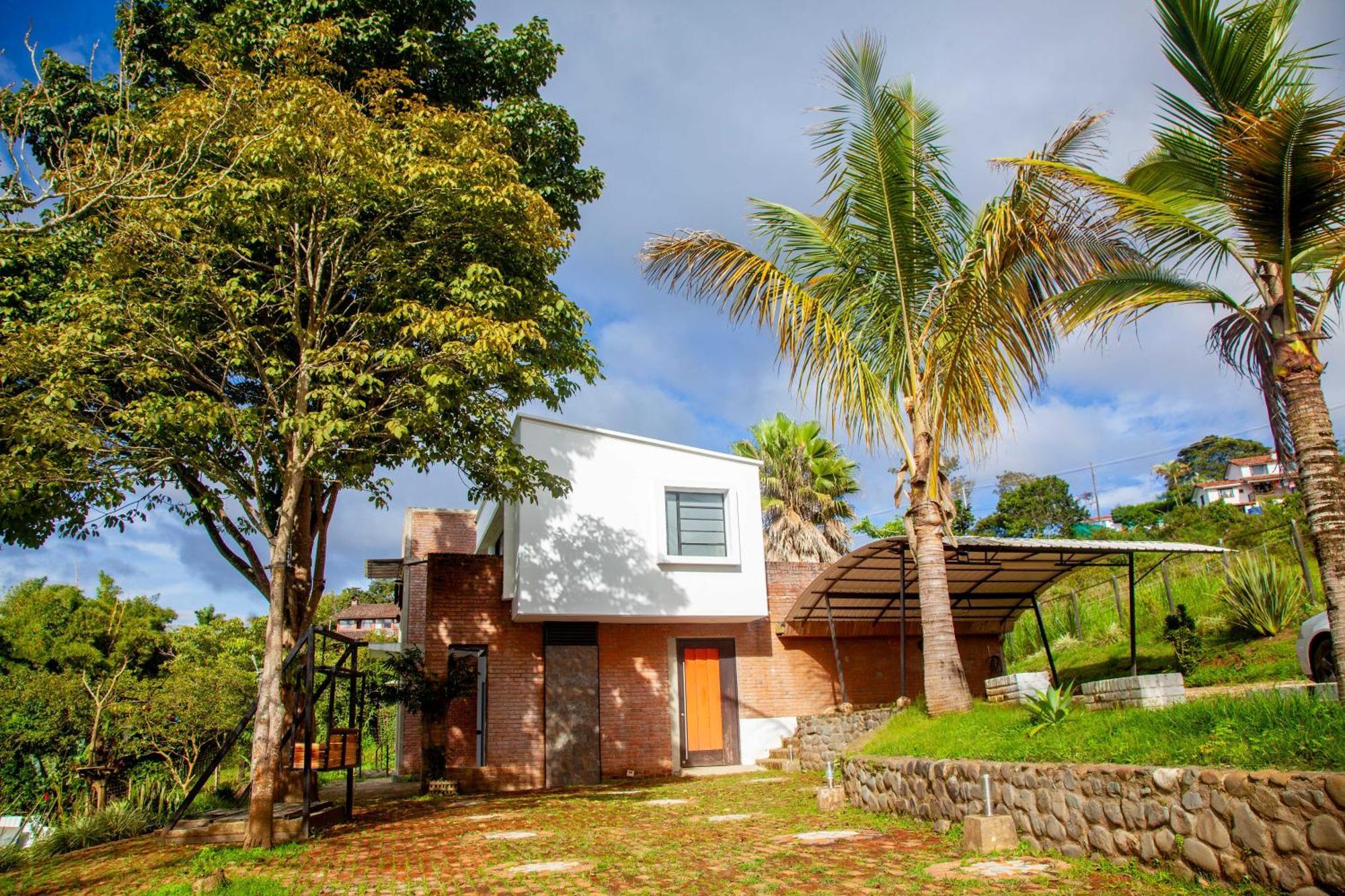 Lujosa En La Cumbre, Piscina, Jacuzzi, Wifi, 5br * La Cumbre (Valle del Cauca)