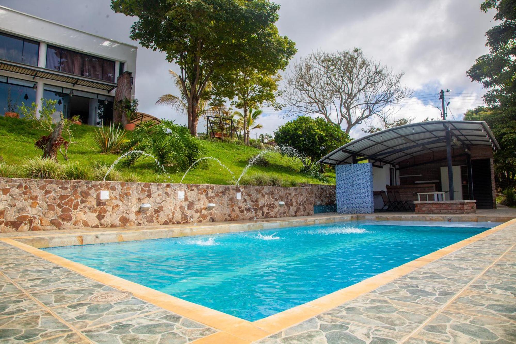 Lujosa En La Cumbre, Piscina, Jacuzzi, Wifi, 5br