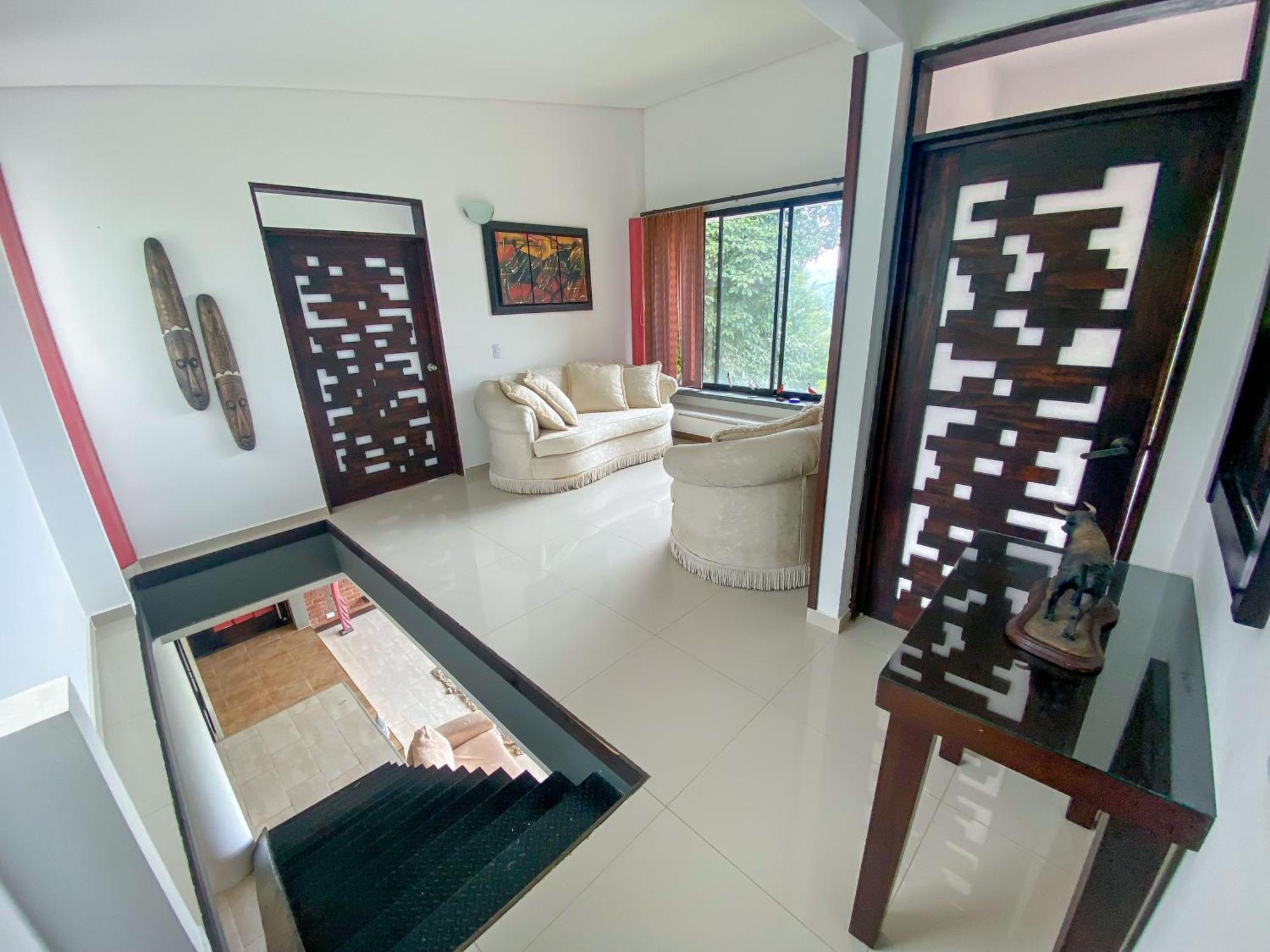 Lujosa En La Cumbre, Piscina, Jacuzzi, Wifi, 5br Villa *