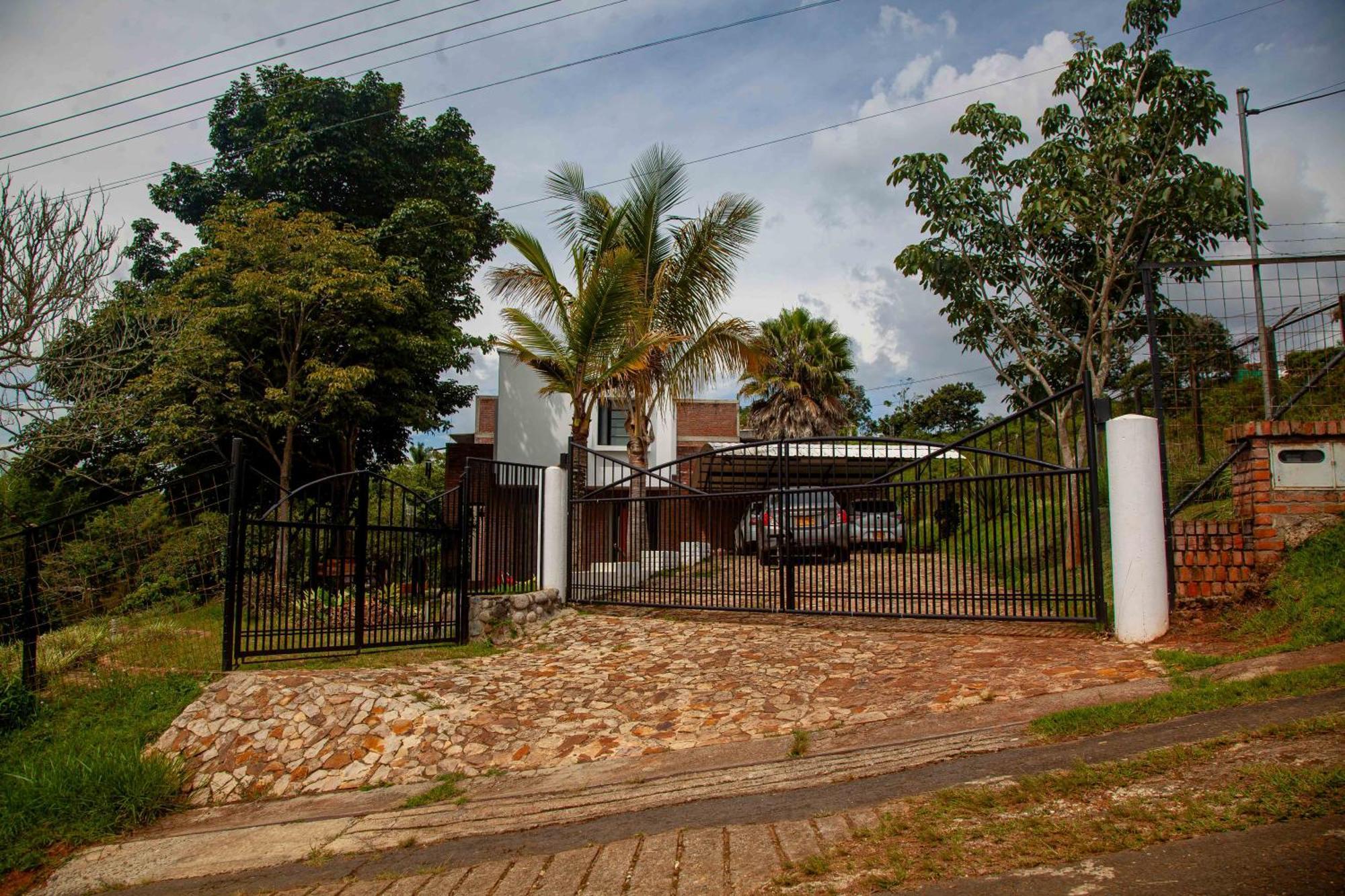 Villa Lujosa En La Cumbre, Piscina, Jacuzzi, Wifi, 5br La Cumbre (Valle del Cauca)